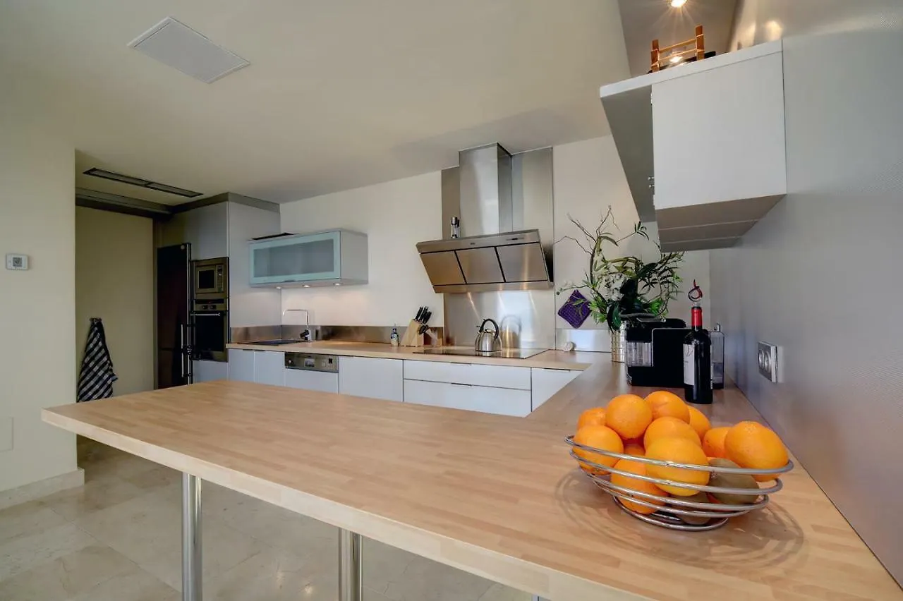 Lägenhet Acosta,Los Flamingos -Golf & Sea Views Estepona